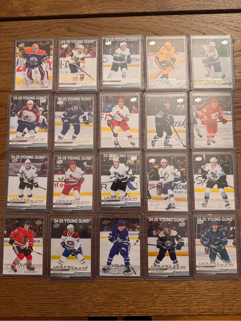 Lot of 20 Upper Deck Young Guns NHL Rookie Hockey Cards in Toploaders